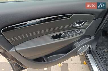 Минивэн Renault Scenic 2011 в 