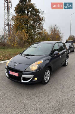 Минивэн Renault Scenic 2009 в 