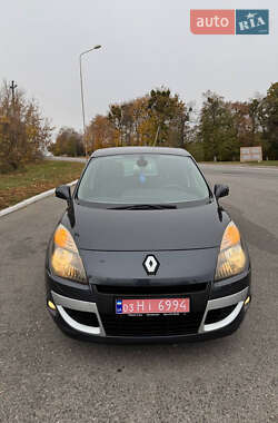 Минивэн Renault Scenic 2009 в 