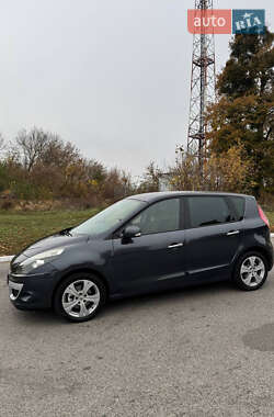 Минивэн Renault Scenic 2009 в 