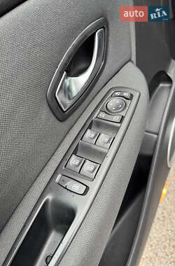 Минивэн Renault Scenic 2009 в 