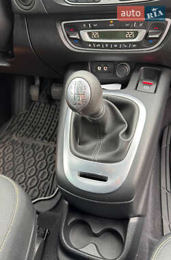 Минивэн Renault Scenic 2009 в 