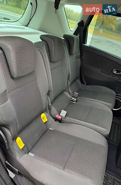 Минивэн Renault Scenic 2009 в 
