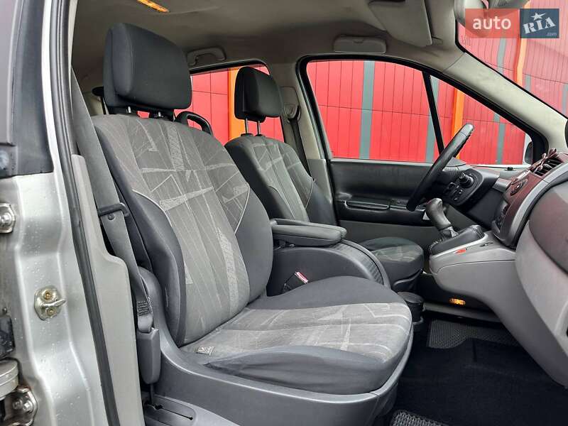 Минивэн Renault Scenic 2005 в Киеве фото 11 Минивэн Renault Scenic 2005 в Киеве