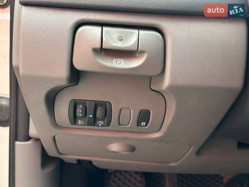 Минивэн Renault Scenic 2005 в Киеве фото 16 Минивэн Renault Scenic 2005 в Киеве