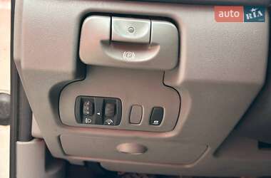 Мінівен Renault Scenic 2005 в  фото 16 Мінівен Renault Scenic 2005 в