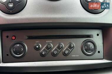 Мінівен Renault Scenic 2005 в  фото 19 Мінівен Renault Scenic 2005 в