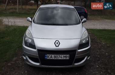 Минивэн Renault Scenic 2009 в 