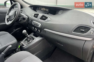 Минивэн Renault Scenic 2012 в 