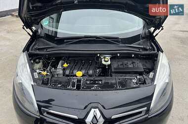 Минивэн Renault Scenic 2012 в 