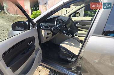 Минивэн Renault Scenic 2011 в 