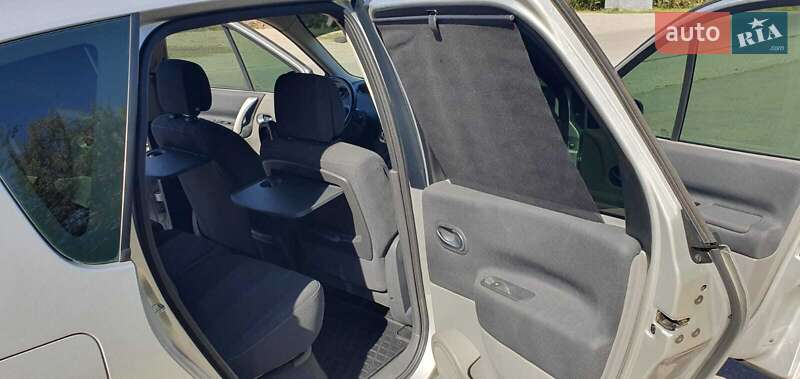 Мінівен Renault Scenic 2006 в Дніпрі фото 16 Мінівен Renault Scenic 2006 в Дніпрі