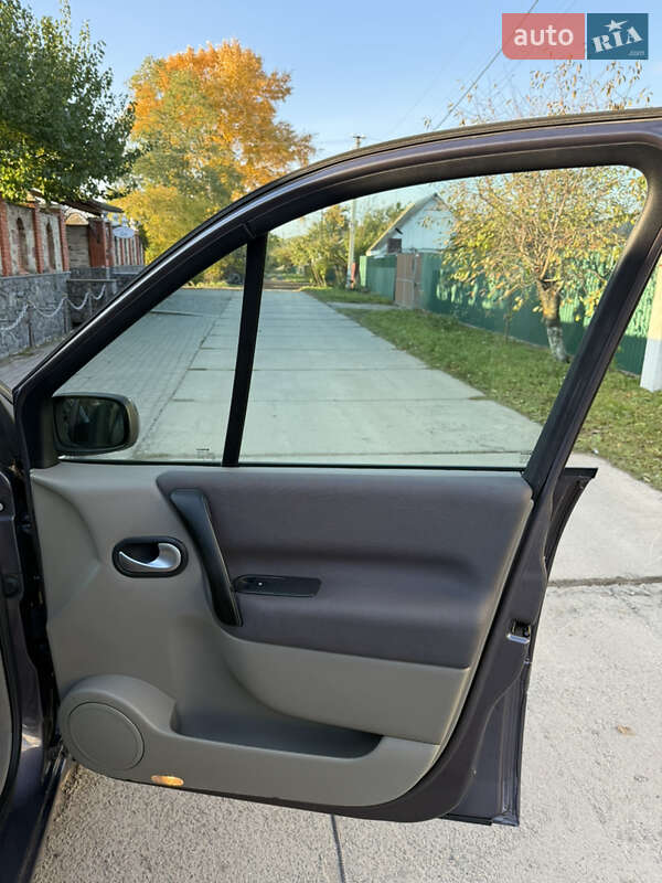 Минивэн Renault Scenic 2005 в Красилове фото 45 Минивэн Renault Scenic 2005 в Красилове