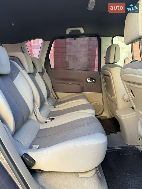 Минивэн Renault Scenic 2005 в Красилове фото 40 Минивэн Renault Scenic 2005 в Красилове