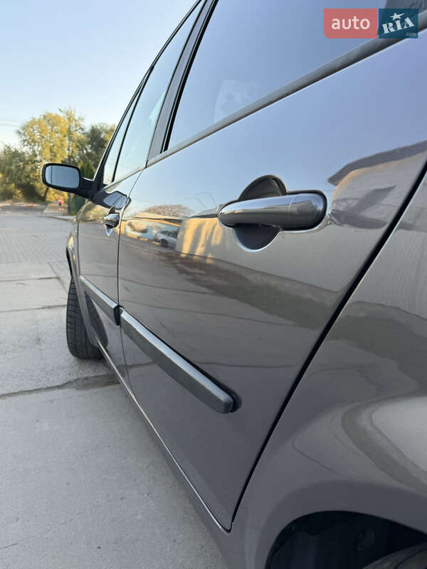 Минивэн Renault Scenic 2005 в Красилове фото 60 Минивэн Renault Scenic 2005 в Красилове