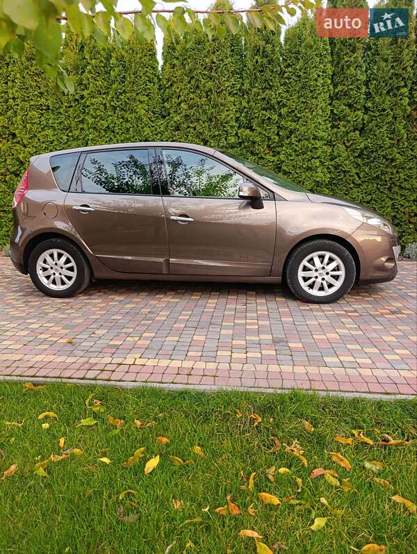 Мінівен Renault Scenic 2009 в Луцьку
