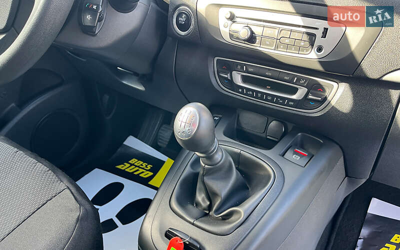 Мінівен Renault Scenic 2015 в Коломиї