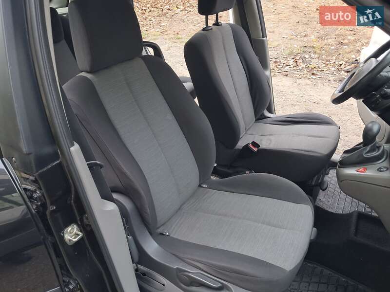 Минивэн Renault Scenic 2006 в Черновцах