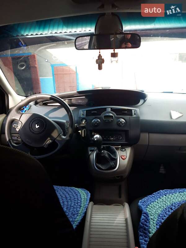Минивэн Renault Scenic 2006 в Ровно