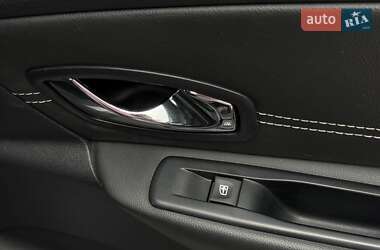 Мінівен Renault Scenic 2012 в  фото 50 Мінівен Renault Scenic 2012 в