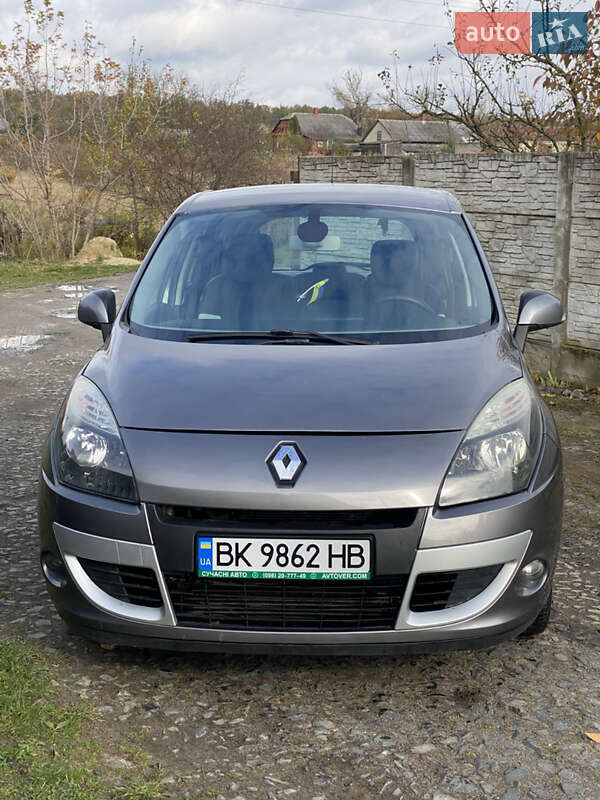Минивэн Renault Scenic 2011 в Ровно