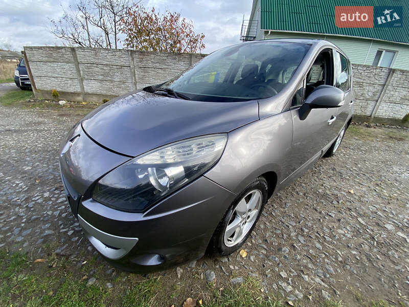 Минивэн Renault Scenic 2011 в Ровно