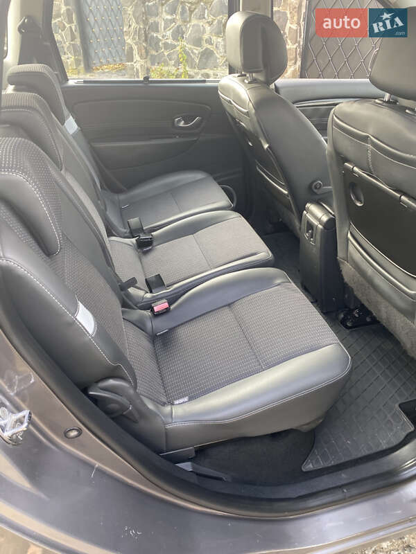 Минивэн Renault Scenic 2011 в Ровно