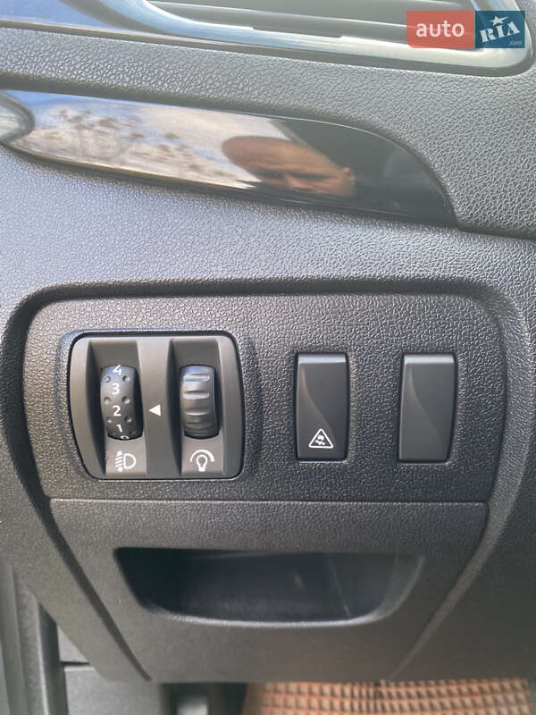 Минивэн Renault Scenic 2011 в Ровно