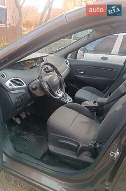 Мінівен Renault Scenic 2013 в  фото 2 Мінівен Renault Scenic 2013 в