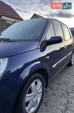 Минивэн Renault Scenic 2005 в  фото 4 Минивэн Renault Scenic 2005 в