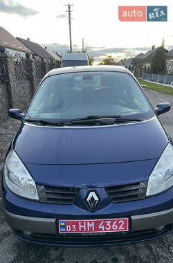 Минивэн Renault Scenic 2005 в  фото 17 Минивэн Renault Scenic 2005 в