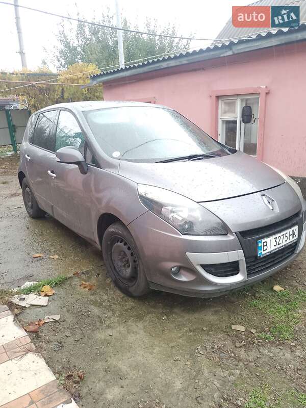 Мінівен Renault Scenic 2010 в Полтаві