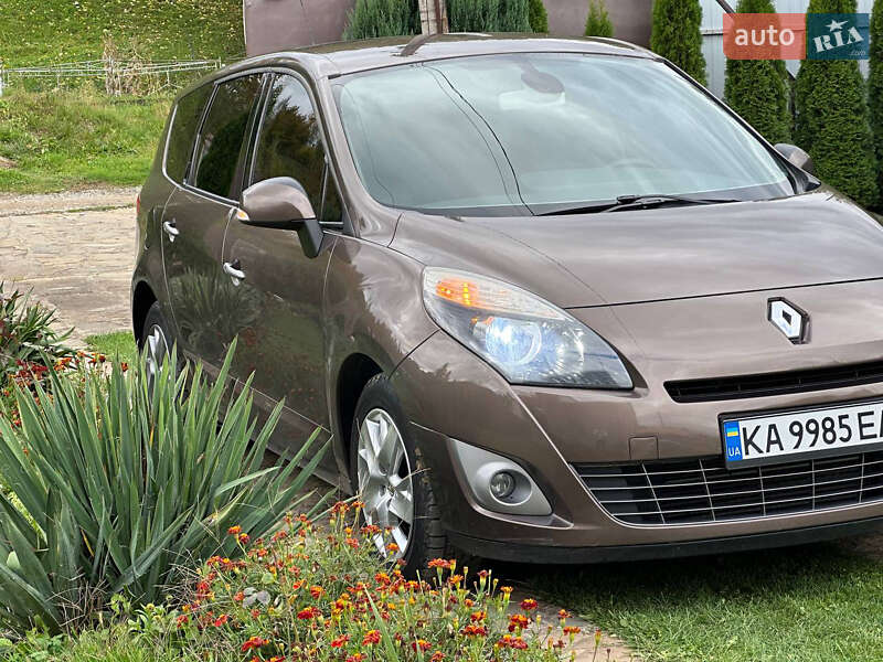 Минивэн Renault Scenic 2011 в Ивано-Франковске