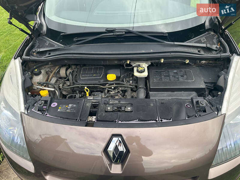 Минивэн Renault Scenic 2011 в Ивано-Франковске