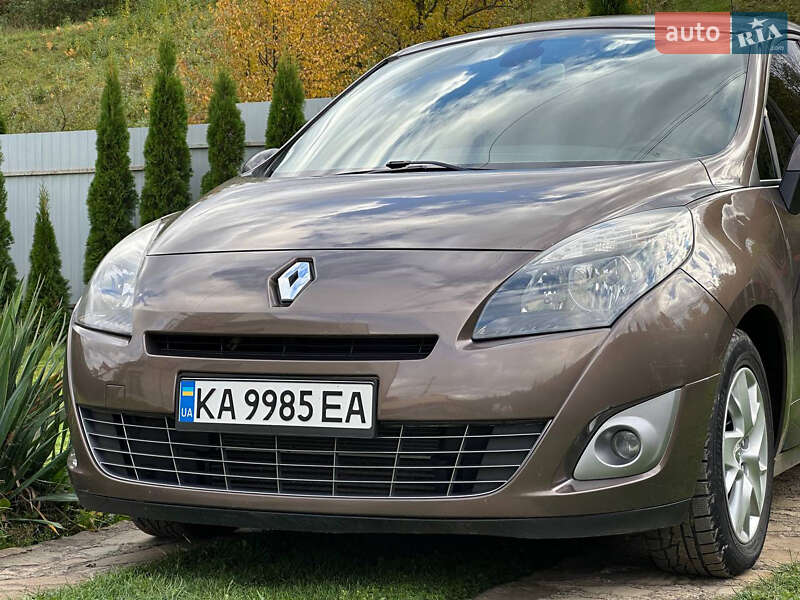 Минивэн Renault Scenic 2011 в Ивано-Франковске