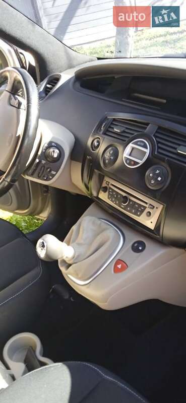 Мінівен Renault Scenic 2008 в Косові фото 11 Мінівен Renault Scenic 2008 в Косові