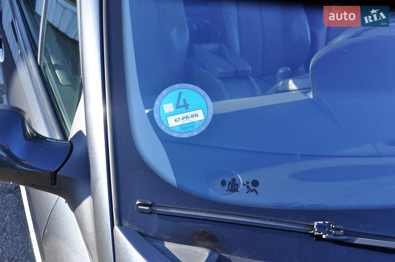 Минивэн Renault Scenic 2004 в Киеве фото 60 Минивэн Renault Scenic 2004 в Киеве