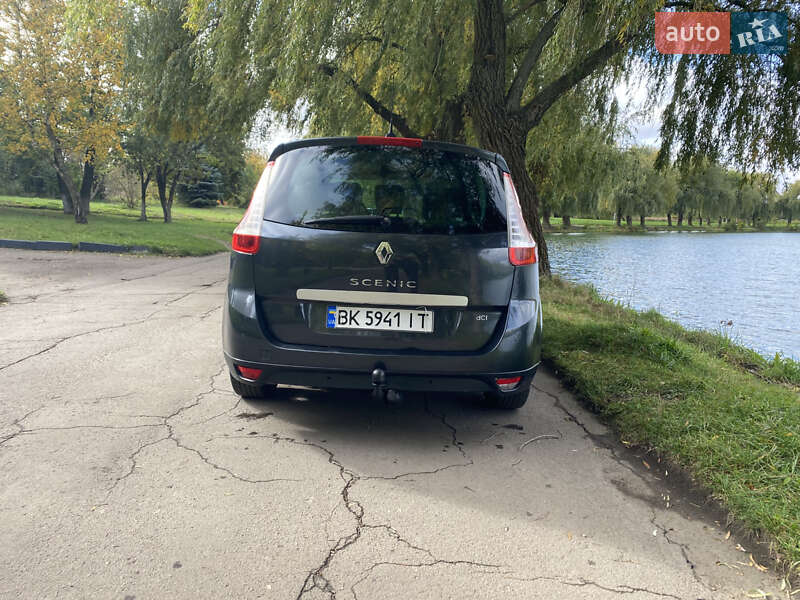 Минивэн Renault Scenic 2011 в Ровно