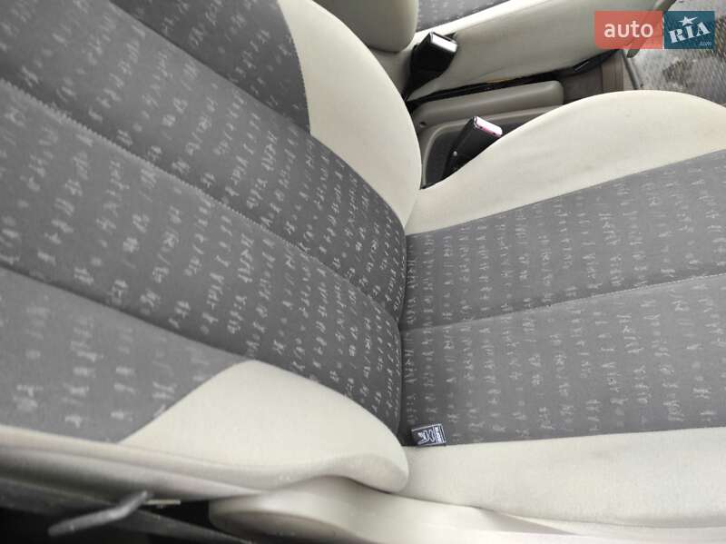 Минивэн Renault Scenic 2005 в Сарнах