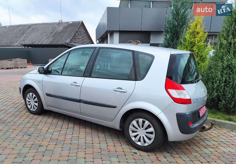 Минивэн Renault Scenic 2005 в Сарнах