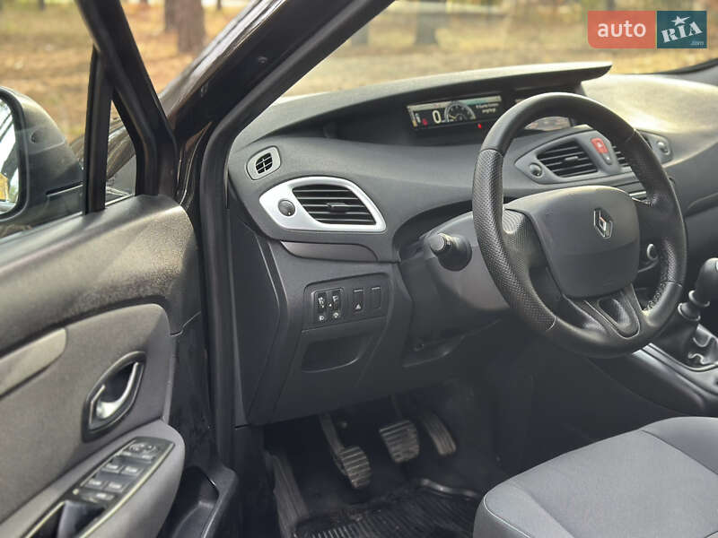 Минивэн Renault Scenic 2010 в Киеве
