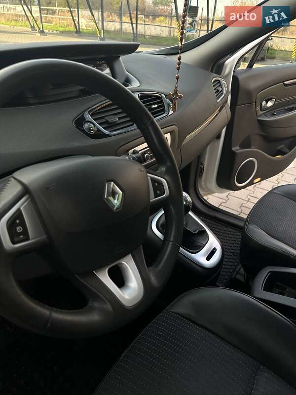 Минивэн Renault Scenic 2012 в Великих Мостах фото 35 Минивэн Renault Scenic 2012 в Великих Мостах