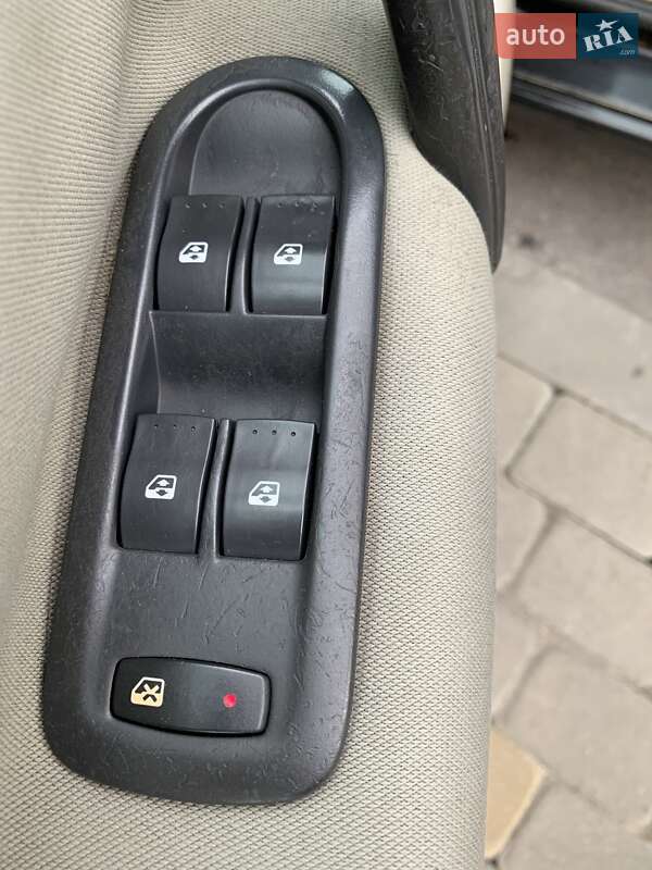 Мінівен Renault Scenic 2006 в Тернополі фото 23 Мінівен Renault Scenic 2006 в Тернополі