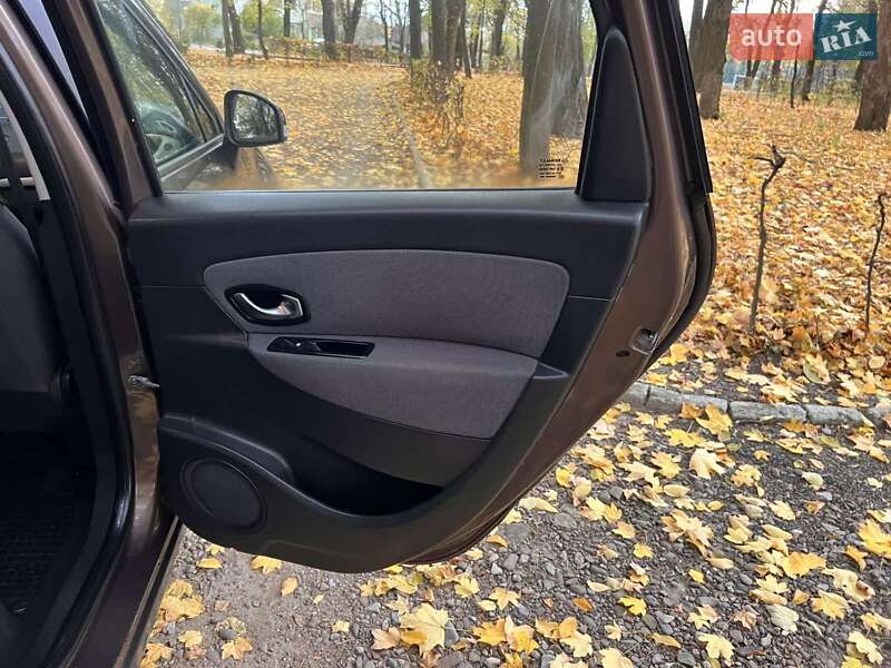 Минивэн Renault Scenic 2011 в Черновцах фото 28 Минивэн Renault Scenic 2011 в Черновцах