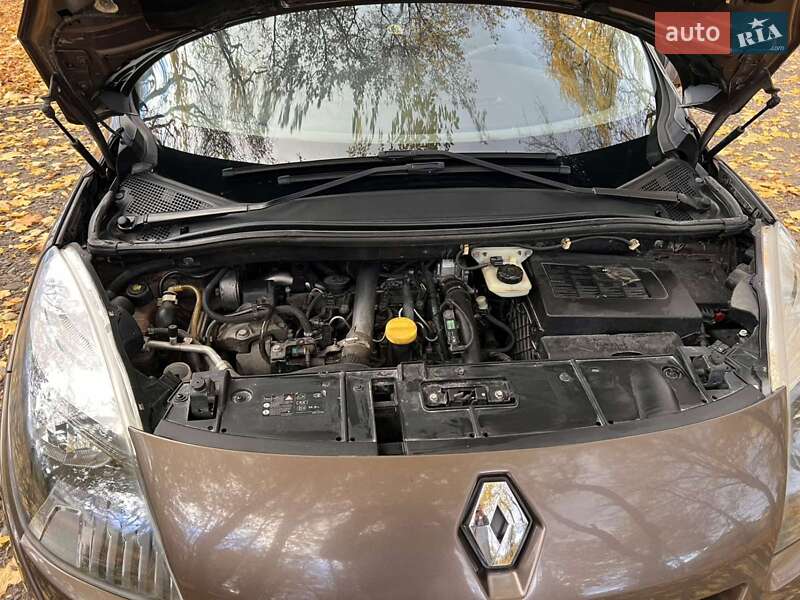 Минивэн Renault Scenic 2011 в Черновцах фото 50 Минивэн Renault Scenic 2011 в Черновцах