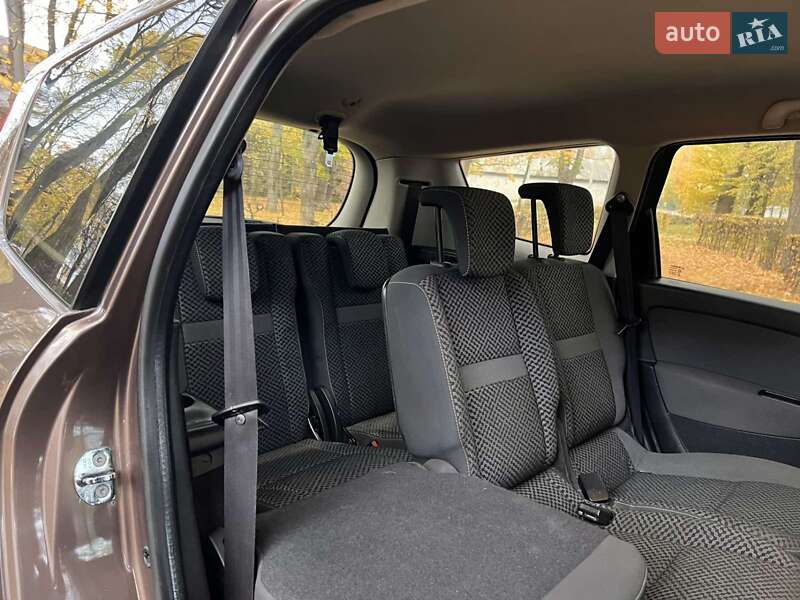 Минивэн Renault Scenic 2011 в Черновцах фото 53 Минивэн Renault Scenic 2011 в Черновцах