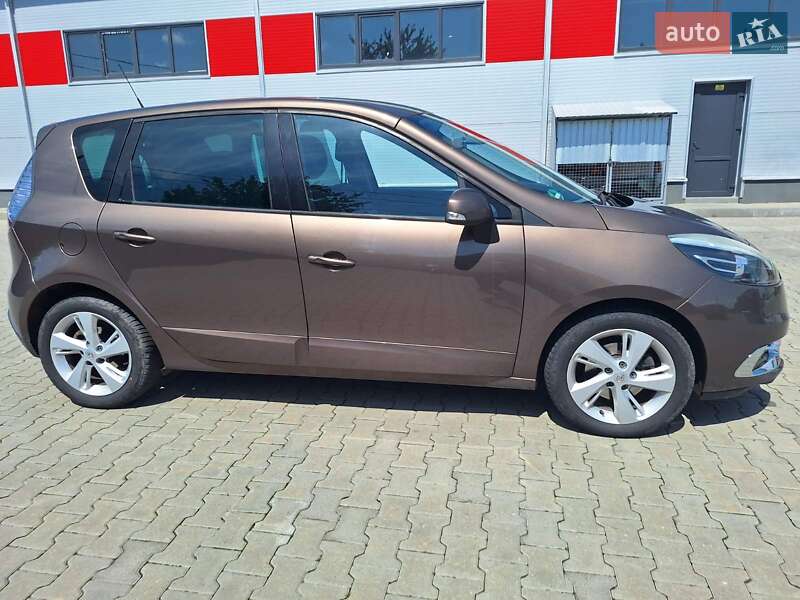 Мінівен Renault Scenic 2013 в Нововолинську
