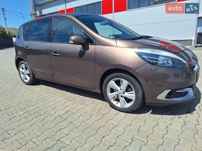 Мінівен Renault Scenic 2013 в Нововолинську