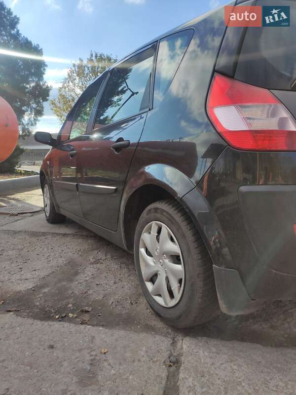 Мінівен Renault Scenic 2004 в Лозовій