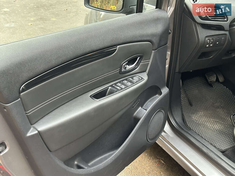 Мінівен Renault Scenic 2015 в Львові